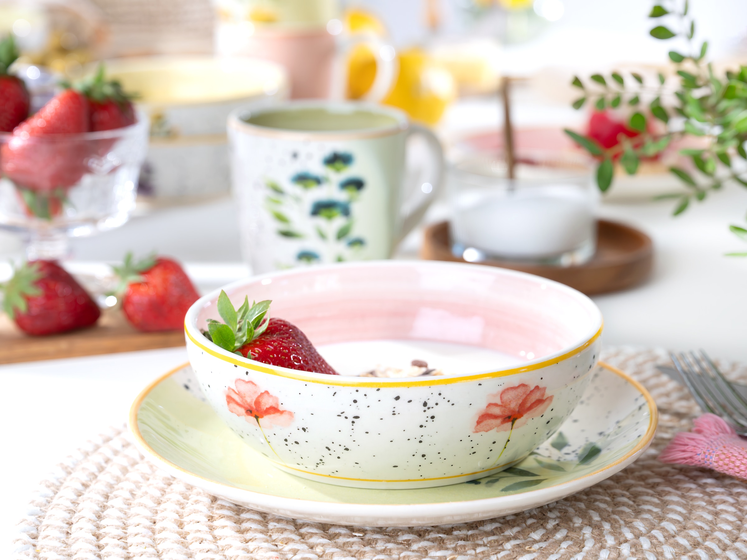 CreaTable Kombiservice »Armonia, Geschirr-Set, 16-tlg.« Lebendige Blütenmotive, moderne Sprenkel- und Farbverlauftechnik