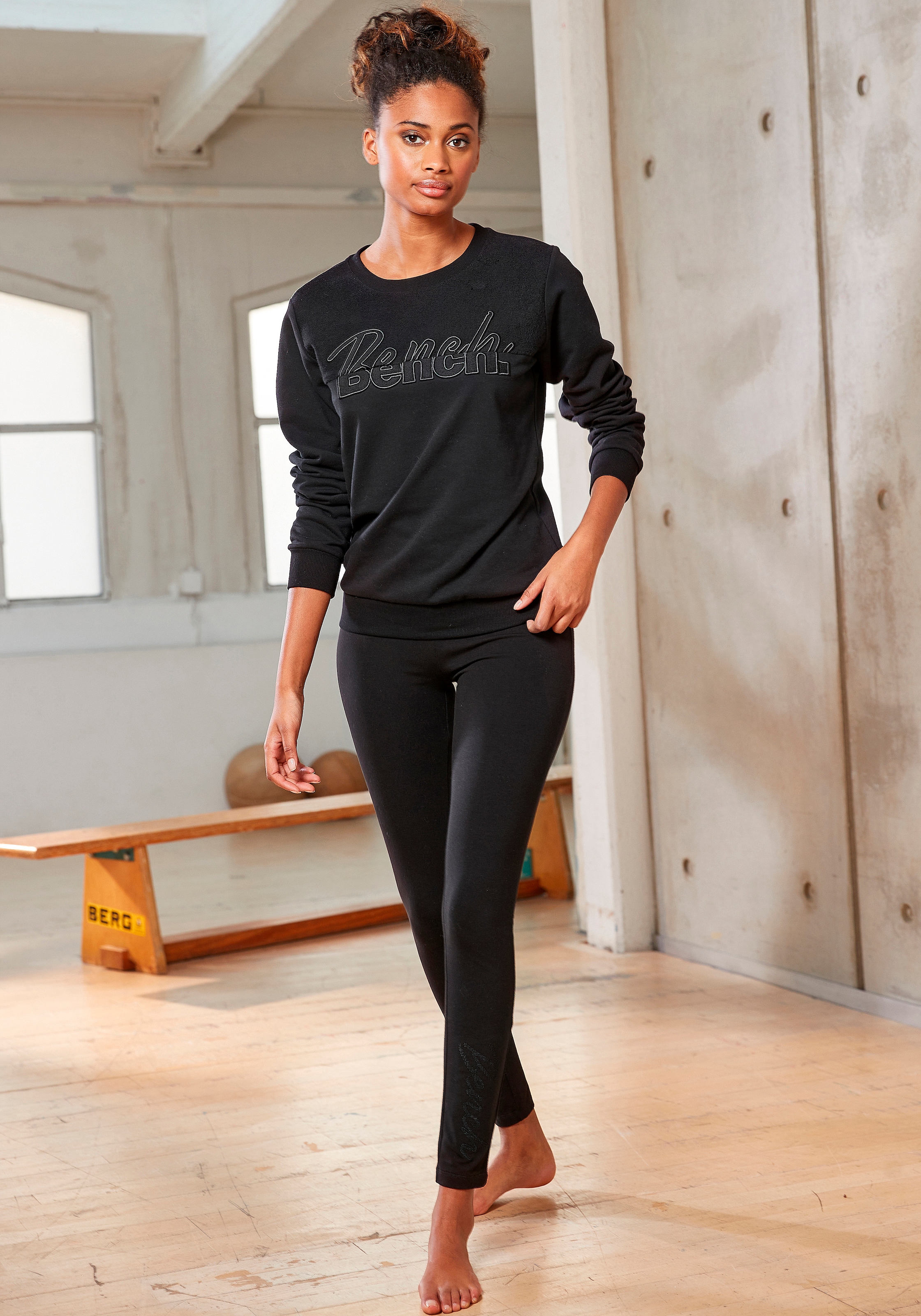 Bench. Sweatshirt, mit Logostickerei, Loungeanzug
