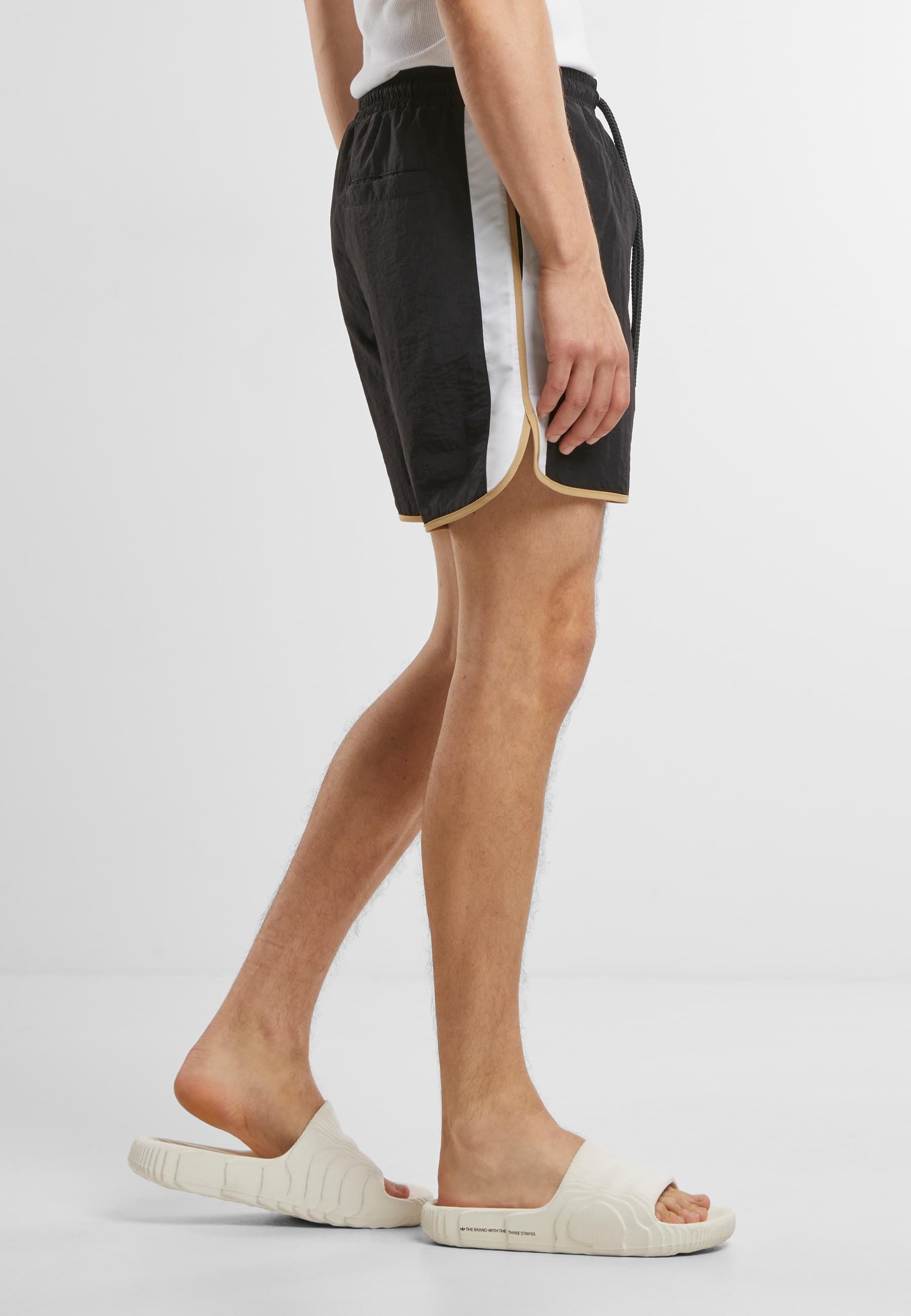 URBAN CLASSICS Badeshorts »Urban Classics Retro Look Swim Shorts«